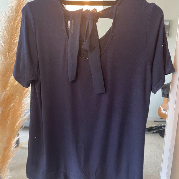 Navy T-shirt with back tie - Picture 3 of 3